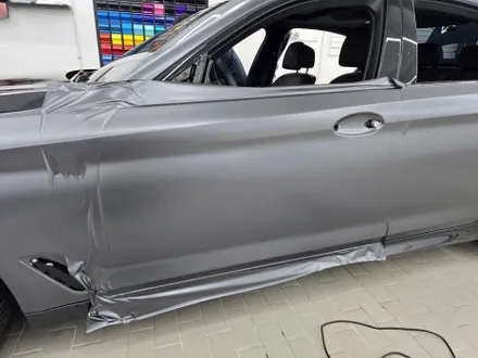BMW 530i 반무광 사틴 다크 그레이 차량 전체 랩핑 / 강남,개포,서초