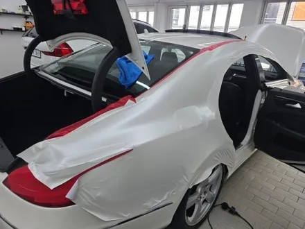 벤츠 CLS 사틴 펄 화이트 전체 랩핑으로 연식이 오래된 차량도 다시 깔끔하게!! / 서울 강남