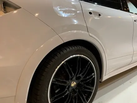 포르쉐 카이엔 GTS 시멘트 그레이 전체 랩핑 - 포르쉐 랩핑 - 강남 차량랩핑 / 강남,개포,서초