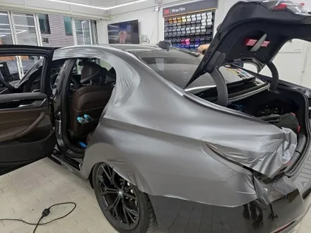 BMW 530i 반무광 사틴 다크 그레이 차량 전체 랩핑 / 강남,개포,서초
