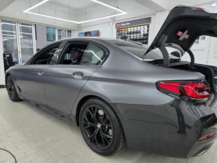 BMW 530i 반무광 사틴 다크 그레이 차량 전체 랩핑 / 강남,개포,서초