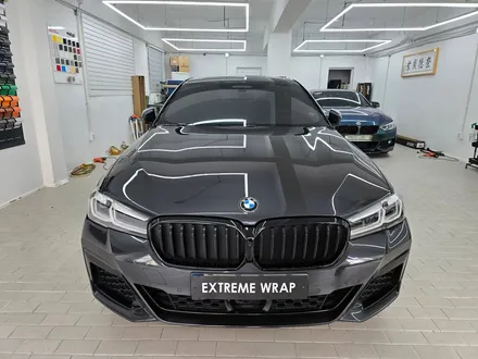 BMW 530i 반무광 사틴 다크 그레이 차량 전체 랩핑 / 강남,개포,서초
