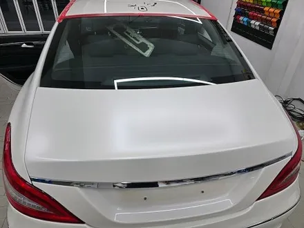 벤츠 CLS 사틴 펄 화이트 전체 랩핑으로 연식이 오래된 차량도 다시 깔끔하게!! / 서울 강남