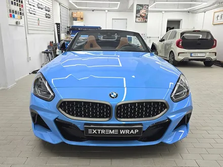 BMW Z4 m40i 강남 자동차 전체 랩핑 고광택 캔디 블루 / 서울 강남