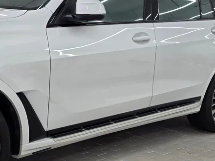 BMW 신형 X7 전체 크롬 죽이기 랩핑 시공 / 서울 강남