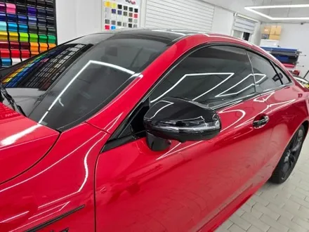 벤츠 E53 AMG 카민 레드 고광택 전체 랩핑 - 실내 카본, 라이트 PPF 톤 다운 / 서울 강남