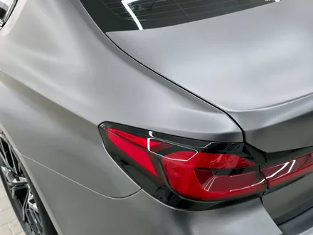 BMW 530i 반무광 사틴 다크 그레이 차량 전체 랩핑 / 강남,개포,서초