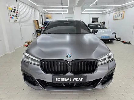 BMW 530i 반무광 사틴 다크 그레이 차량 전체 랩핑 / 강남,개포,서초