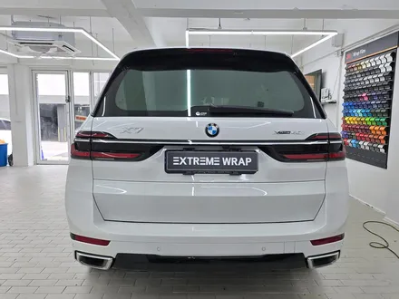 BMW 신형 X7 전체 크롬 죽이기 랩핑 시공 / 서울 강남