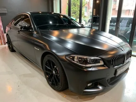 BMW 550d 사틴 블랙&카본 전체 랩핑 - 카본 실내 랩핑 - 강남 랩핑 익스트림 랩 / 강남,개포,서초