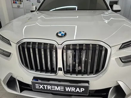 BMW 신형 X7 전체 크롬 죽이기 랩핑 시공 / 서울 강남