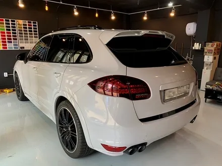 포르쉐 카이엔 GTS 시멘트 그레이 전체 랩핑 - 포르쉐 랩핑 - 강남 차량랩핑 / 강남,개포,서초
