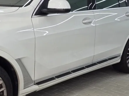 BMW 신형 X7 전체 크롬 죽이기 랩핑 시공 / 서울 강남