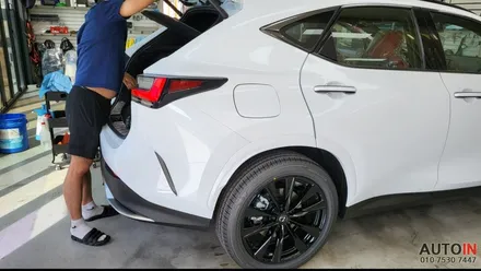 i♥오토인 2023 렉서스 NX450h+ Sport 신차패키지 / 레인보우 i90 블랙 썬팅 + 트렁크 바닥 퀼팅매트 외