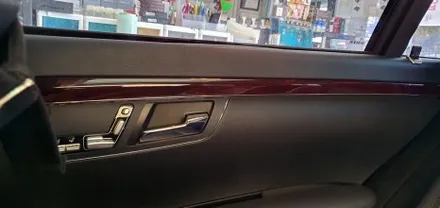i♥오토인 2008년식 벤츠 S550 계기판 일체형 안드로이드올인원 장착 및 엠비언트 라이트 튜닝하러 대전으로 출발