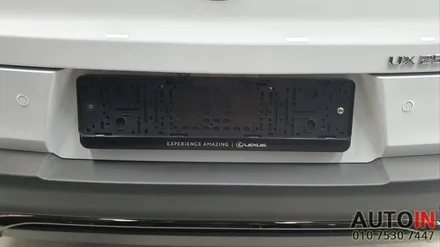 i♥오토인 렉서스 UX250h F-Sport 차량용품 장착 (틈새쿠션, 시트 킥커버, 도어 로고램프, 신형 번호판가이드)