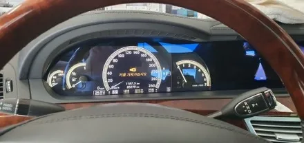 i♥오토인 2008년식 벤츠 S550 계기판 일체형 안드로이드올인원 장착 및 엠비언트 라이트 튜닝하러 대전으로 출발