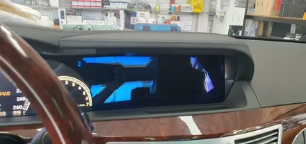 i♥오토인 2008년식 벤츠 S550 계기판 일체형 안드로이드올인원 장착 및 엠비언트 라이트 튜닝하러 대전으로 출발