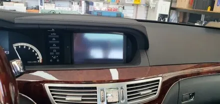 i♥오토인 2008년식 벤츠 S550 계기판 일체형 안드로이드올인원 장착 및 엠비언트 라이트 튜닝하러 대전으로 출발
