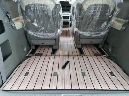 부산 해운대 신형 카니발 바닥 맞춤 튜닝 요트바닥 러스터마린 편의 드레스업 배가 / 부산, 기장