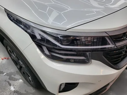 부산 해운대 기장 광안동 기아 셀토스 가솔린 시그니처 스노우화이트펄 신차패키지 썬팅 풍절음킷 신차검수 서비스 탁송 / 부산, 기장