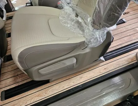 부산 해운대 신형 카니발 럭셔리 바닥 튜닝 요트 바닥 / 부산, 기장