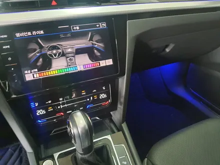 폭스바겐 아테온 RGB 엠비언트 풋등 실내가 블링블링!