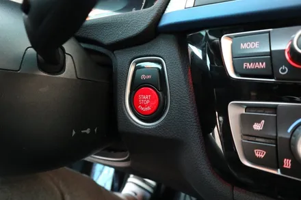 부산BMW 320d, 신형LCD계기판 5AS드라이빙어시스턴트 센터엠비언트 시공