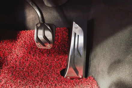 부산BMW F82 M4 차량 깔끔하게 관리하기 PPF생활보호패키지 페달 교체
