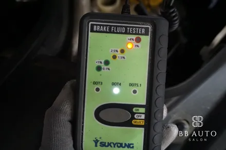부산 BMW F10 5시리즈 LED안개등 무빙도어스커프 브레이크오일 교체