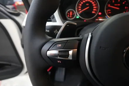 부산BMW F30 320d M핸들장착 센터엠비언트 공조기엠비언트