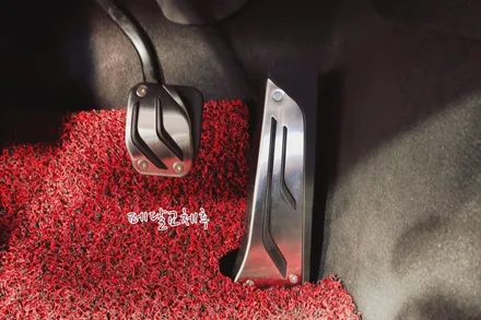 부산BMW F82 M4 차량 깔끔하게 관리하기 PPF생활보호패키지 페달 교체