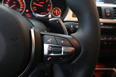 부산BMW F30 320d M핸들장착 센터엠비언트 공조기엠비언트