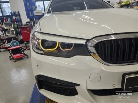 BMW G30 5시리즈 부산 라이트 황변 교체 대신 수리 가능합니다