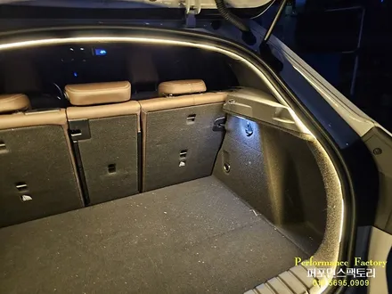 BMW 135i 1시리즈 트렁크 도어 식빵등 LED 무드등 바 시공 튜닝