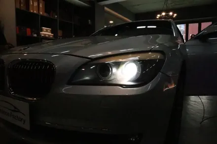 BMW F01 750 화이트 LED 링마커(엔젤아이)로 변신