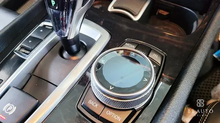 부산 BMW 5GT 크리스탈파츠 장착 및 엠비언트 시공