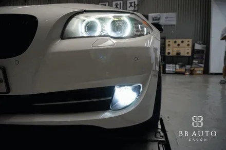 부산 BMW F10 5시리즈 LED안개등 무빙도어스커프 브레이크오일 교체