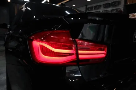 부산BMW 325d LCI 테일램프 LCI테일라이트 시공