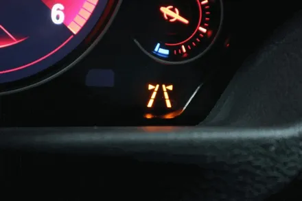 부산BMW 320d 6WB LCD계기판 디지털계기판 엠비언트 센터엠비언트
