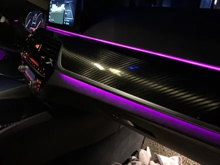 ☆BMW5시리즈 실내 유광카본랩핑은 랩몬스터☆ / 창원시 마산회원구