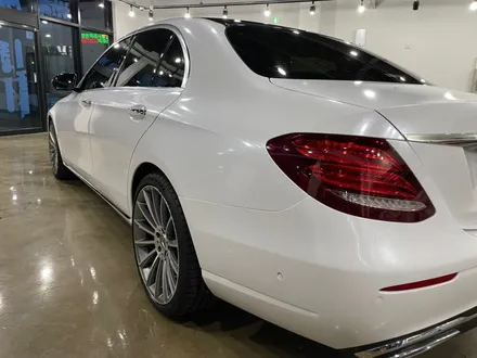 ☆벤츠 E220D 다이아몬드화이트 랩핑은 창원 랩몬스터☆ / 창원시 마산회원구