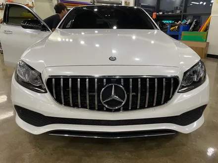 ☆벤츠 E220D 다이아몬드화이트 랩핑은 창원 랩몬스터☆ / 창원시 마산회원구