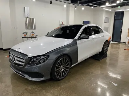 ☆벤츠 E220D 다이아몬드화이트 랩핑은 창원 랩몬스터☆ / 창원시 마산회원구