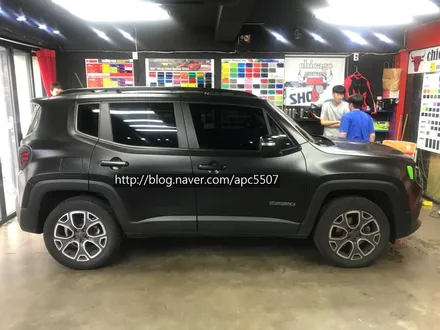 미니 suv 레니게이드 사틴 블랙 랩핑으로 포스 up 해볼게요^^ / 용산구 문배동