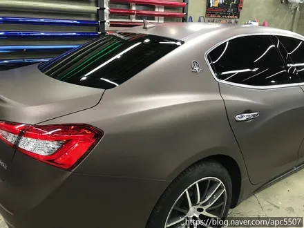 \'무광 메탈릭 브라운\'과 마세라티\'기블리\'가 만난다면? / 용산구 문배동