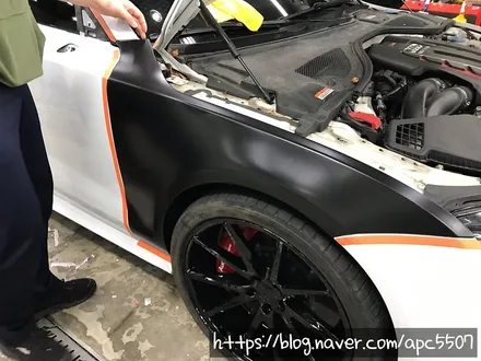 rs7 화이트 & 블랙 랩핑 / 용산구 문배동