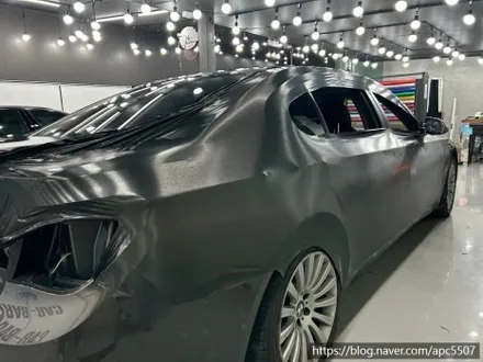 마포구 전체랩핑 BMW 740Li 블랙 브러쉬필름으로 보험건 전체랩핑 시공기 / 용산구 문배동