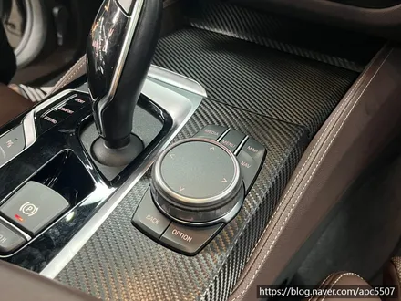 BMW 6시리즈 카본 필름으로 실내랩핑 / 용산구 문배동