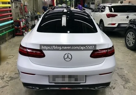 사틴의 매력 속으로 \'벤츠 E클래스 쿠페\' 사틴 화이트 자동차 랩핑 / 용산구 문배동